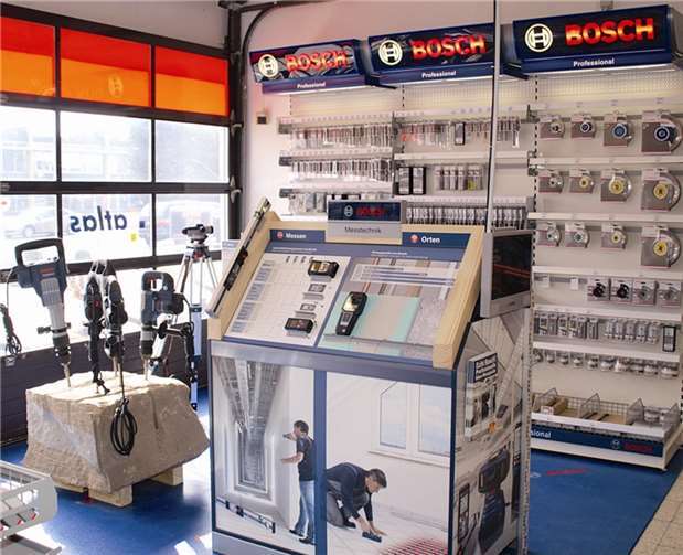 Breit aufgestellt und bestens sortiert präsentiert sich der neue Bosch Shop-in-Shop.  US