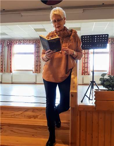 Brigitte Hyner las eine Weihnachtsgeschichte.