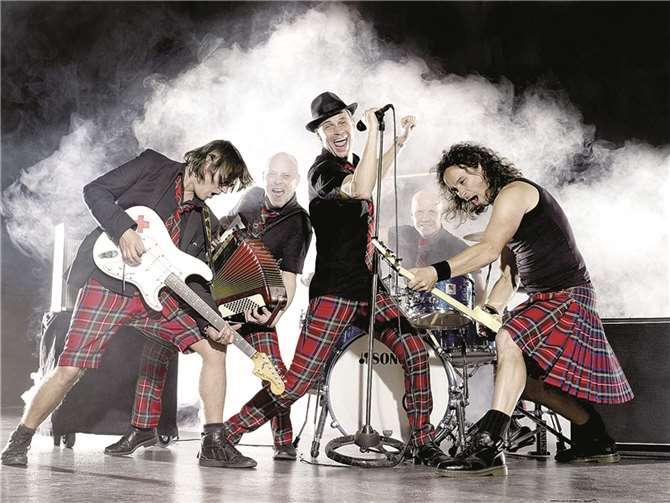 „Brings“ rockt am Freitag, den 6. September beim Mofarennen in Kell. privat