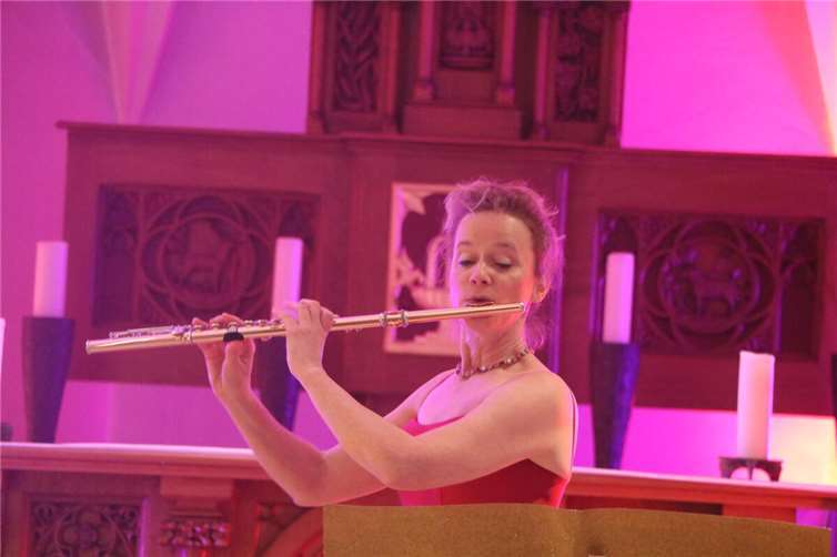 Britta Bauer beim Konzert in der Sankt Anna Kapelle in Bachem. Foto: Gerd Weigl