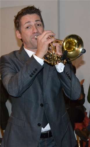 Bruce Kapusta kam mit „Rudolf, dem kleinen Rentier“ und begeisterte Groß und Klein.