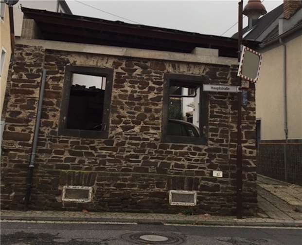 Bruchsteinfassade vor der Renovierung. Fotos: privat