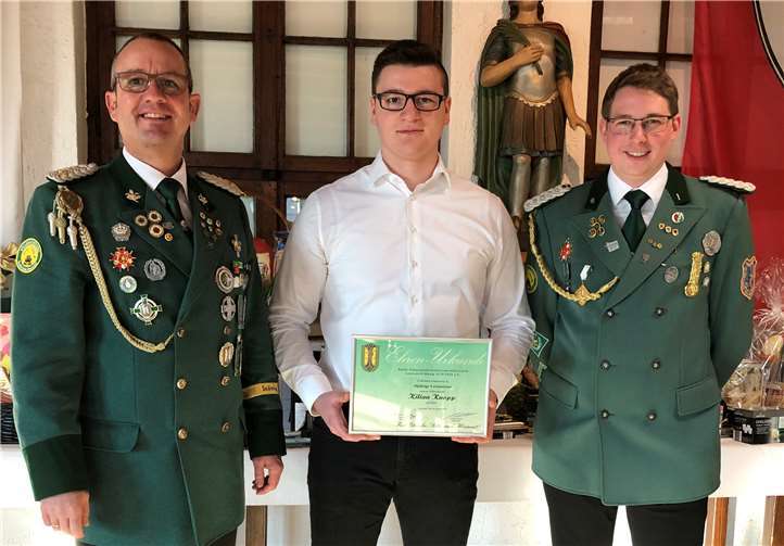 Brudermeister Alexander Knopp, Kilian Knopp und Jungschützenmeister Dominik Krebs. Foto: privat