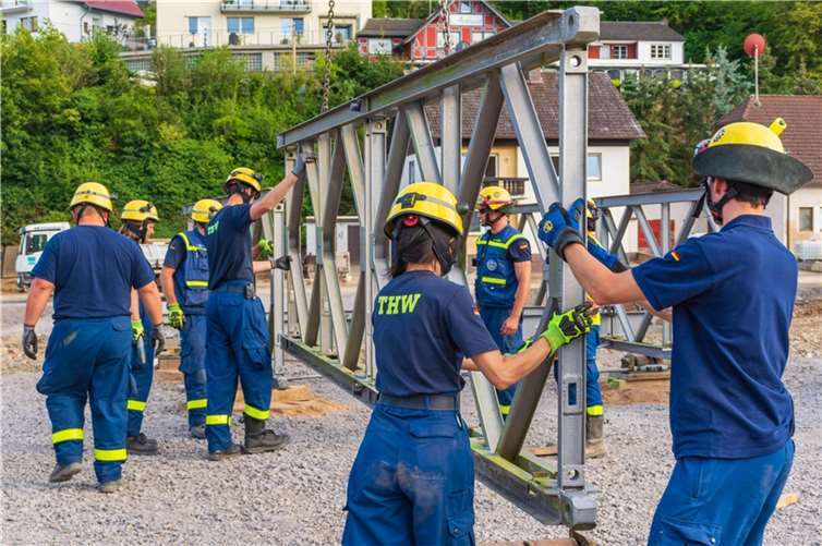Brückenbau durch das THW in Dernau. Foto: Lara Kretzschmar