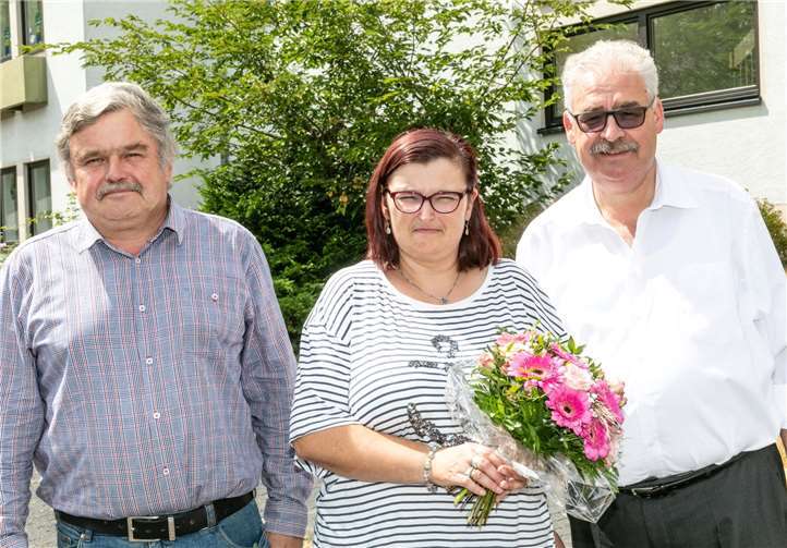Bruno Schmitz, Britta Unger, Ortsbürgermeister Willi Knopp (v.l.n.r.). CREATIVE PICTURE – Heinz Werner Lamberz