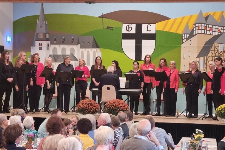 Bühnen-Comeback der CHORallen zum Jubiläum des MGV Leubsdorf
