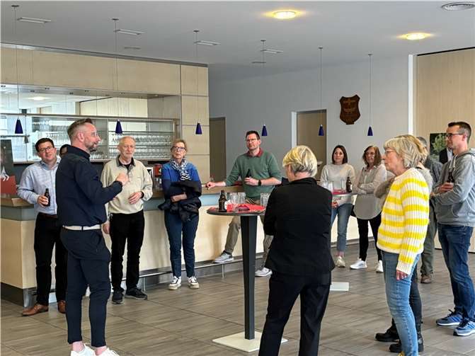 Bürgerinnen und Bürgern aus Urbar kamen mit dem Landratskandidaten Marko Boos zu einem Gespräch zusammen.  Foto: privat