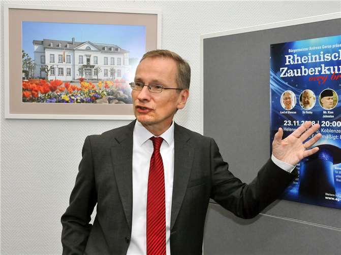 Bürgermeister Andreas Geronbei der Präsentation der Benefizveranstaltung. Foto: RASCH
