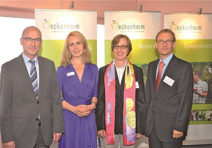 Bürgermeister Bert Spilles, Gastgeberin Regina Bernards, Expertin Prof. Dr. Birgit Baum und Wirtschaftsförderer Dirk Schwindenhammer auf dem 6. Meckenheimer Wirtschaftsdialog. Stadt Meckenheim