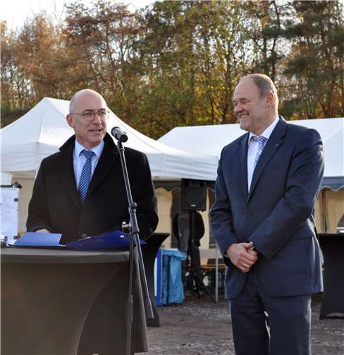 Bürgermeister Bert Spilles und der Vorstand des Erftverbandes Dr. Bernd Bucher betonten die herausragende Bedeutung des Unternehmerparks Kottenforst.