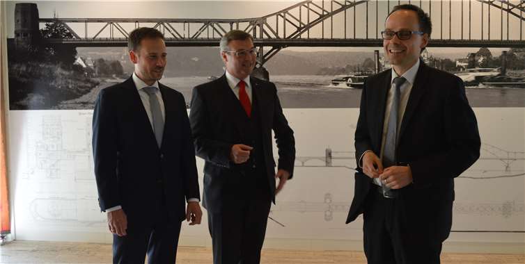 Bürgermeister Björn Ingendahl, Kreisbeigeordneter Horst Gies und Staatssekretär Denis Alt (v.l.).