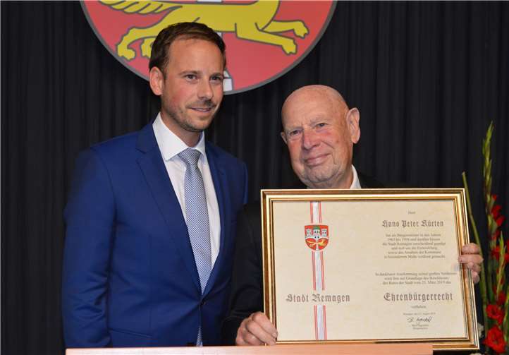 Bürgermeister Björn Ingendahl hielt eine bewegende Laudatio auf Hans Peter Kürten. Fotos: AB