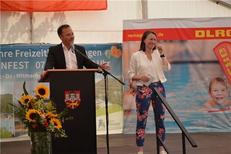Bürgermeister Björn Ingendahl und Landrätin Cornelia Weigand.