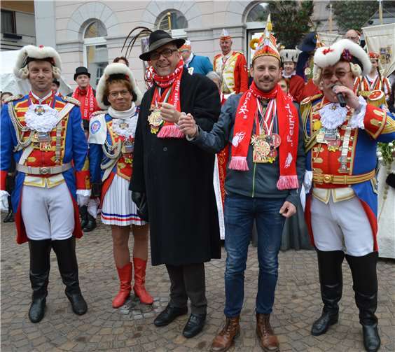 Bürgermeister Björn Ingendahl und seine Gouvernante Pastor Frank Klupsch wurden verhaftet und in Handschellen abgeführt.