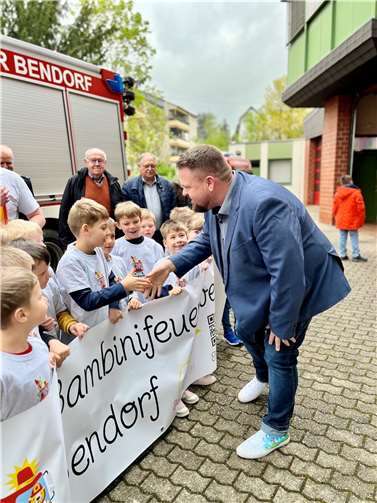 Bürgermeister Christoph Mohr steht voll hinter dem Projekt und begrüßte die künftigen Mitglieder der „Löschzwerge“.