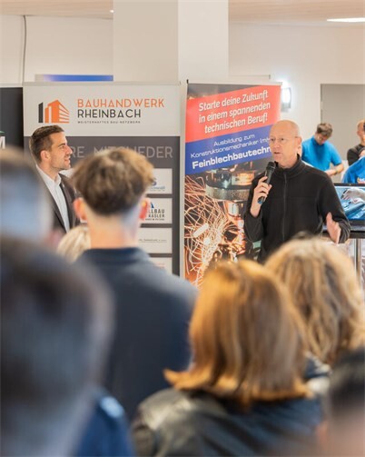 Bürgermeister Dr. Daniel Phiesel und WFEG-Geschäftsführer Dr. Joachim Rasch eröffnen die Messe.