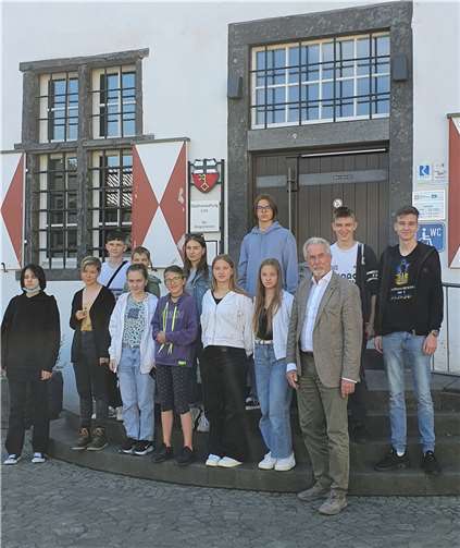 Bürgermeister Dr. Faust empfing die SchülerInnen am Linzer Rathaus.  Foto: privat