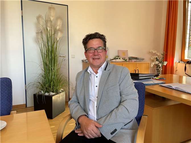 Bürgermeister Frank Becker: „Ehrenamtliche engagieren sich und das hat Vorbildfunktion“.  Foto: ROB