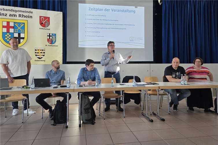 Bürgermeister Frank Becker auf der Auftaktveranstaltung zur Kommunalen Wärmeplanung.Foto: Joscha Wölbert