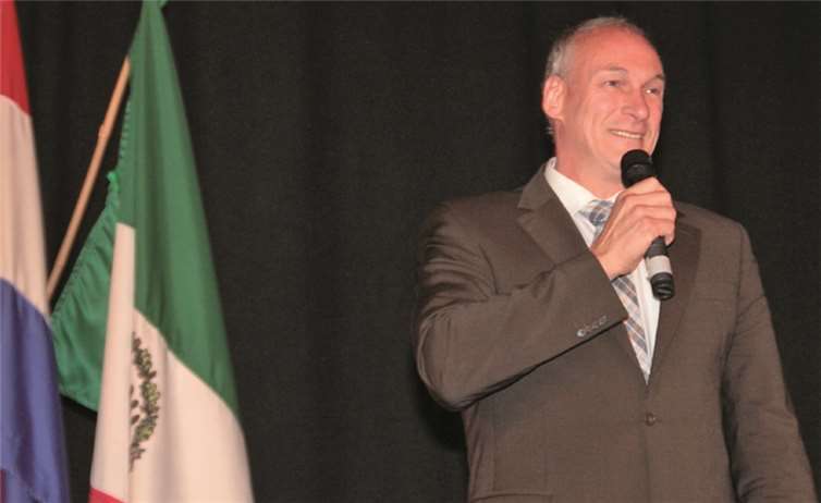 Bürgermeister Fred Pretz freut sich, im Oktober Tausende von Gästen aus der ganzen Welt zu begrüßen.