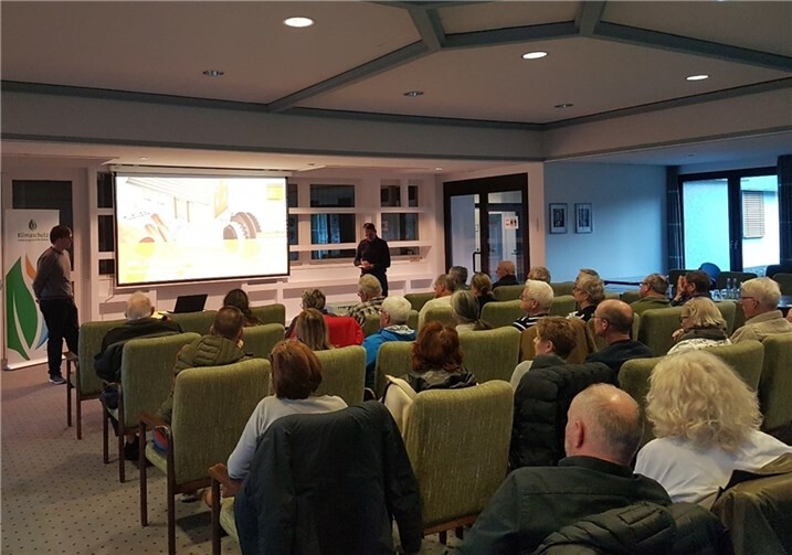 Bürgermeister Götsch freute sich bei der Begrüßung über die rege Teilnahme am Informationsabend.  Foto: VG Selters