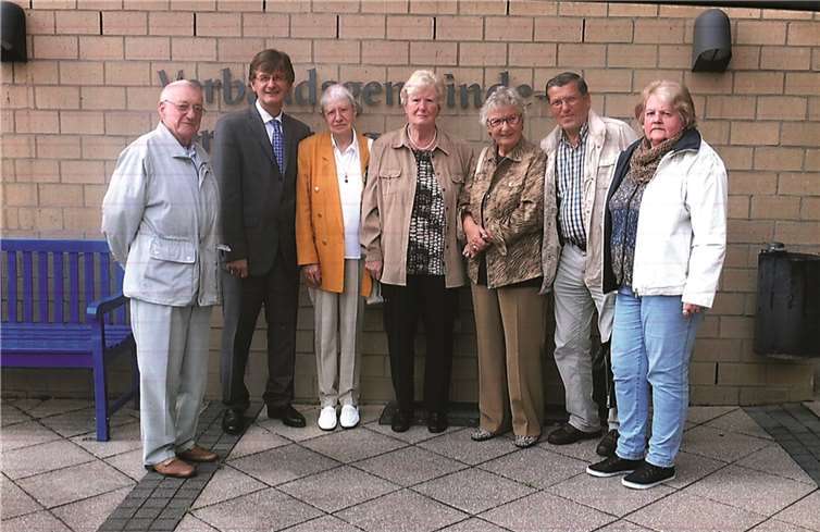 Bürgermeister Günter Fischer nahm sich viel Zeit für die AWO-Mitglieder. privat