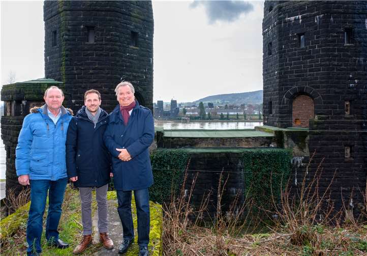Bürgermeister Günther Hirzmann (Ortsgemeinde Erpel - v.li.n.re.), Bürgermeister Björn Ingendahl (Stadt Remagen) und Karsten Fehr (Bürgermeister Verbandsgemeinde Unkel). Foto: Frank Homann