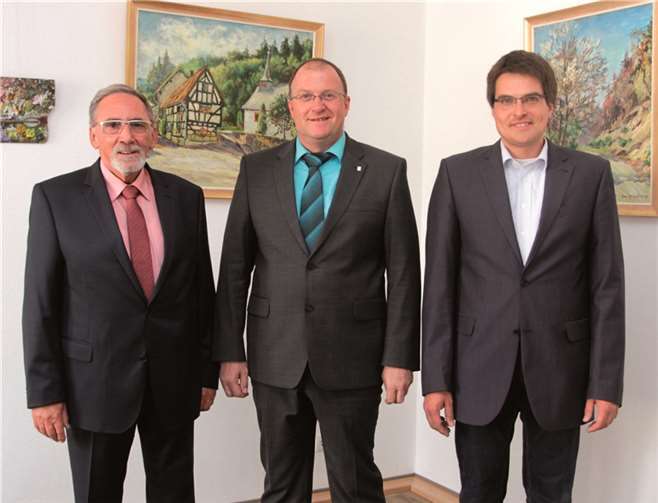 Bürgermeister Guido Nisius (Mitte) mit seinen Beigeordneten Jürgen de Temple (links) und Rainer Schlömp.  SES