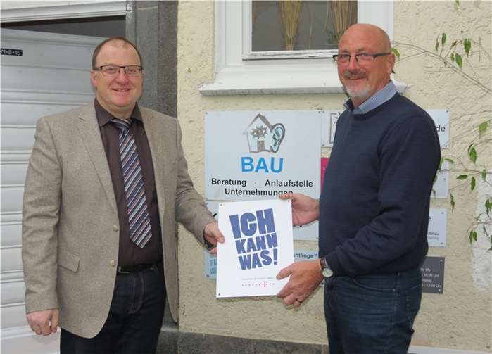Bürgermeister Guido Nisius (l.) und Jugendpfleger Jürgen Schwarzmann (r.) freuen sich über die Aufnahme ins Förderprogramm „Ich kann was“privat
