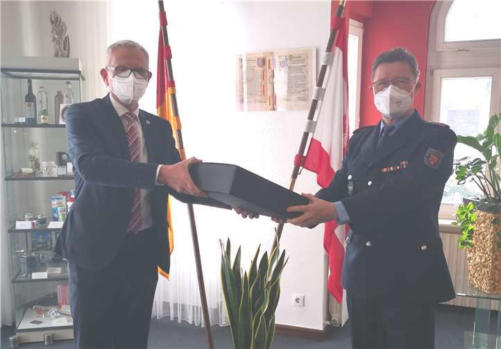 Bürgermeister Guido Orthen (li.) und Löschzugführer Richard Lindner. Foto: privat