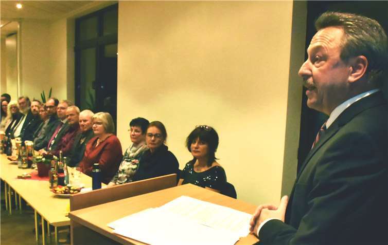 Bürgermeister Hans-Werner Breithausen (r.) würdigte den Einsatz der Ehrenamtler.