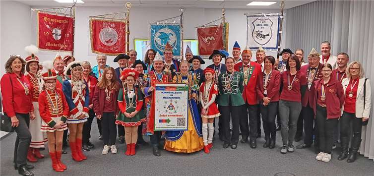 Bürgermeister Holger Jung heißt Kinderprinzessin Jana I., ihr Gefolge sowie Vertreterinnen und Vertreter sämtlicher Karnevalsgesellschaften im Rathaus willkommen. Foto: Stadt Meckenheim