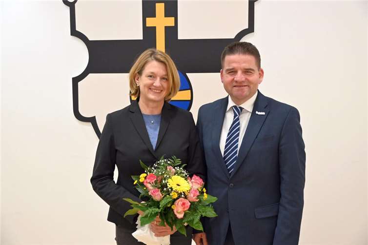 Bürgermeister Holger Jung (rechts) freut sich auf die Zusammenarbeit mit der künftigen Technischen Beigeordneten Bianca Lorenz. Foto: Stadt Meckenheim