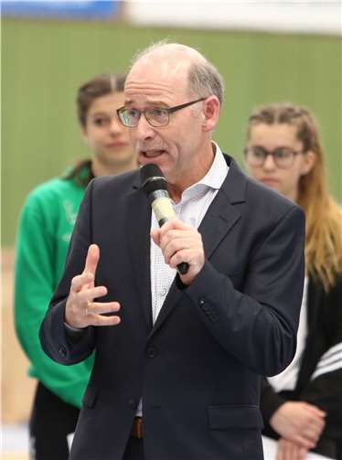 Bürgermeister Hollmann bei der Veranstaltung.