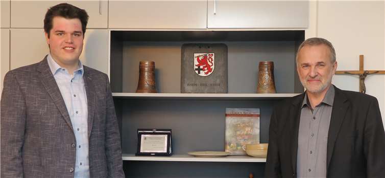 Bürgermeister Jörg Schmidt (re.) und sein persönlicher Referent Benedikt Bungarten.Foto: Gemeinde Wachtberg/mm
