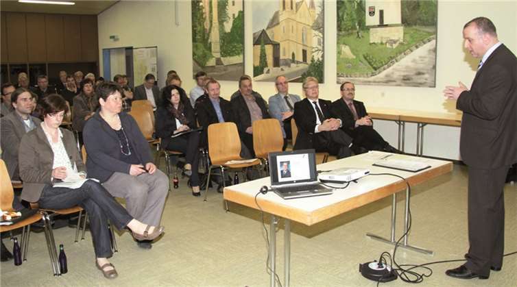 Bürgermeister Johannes Bell begrüßte die Gäste.Privat