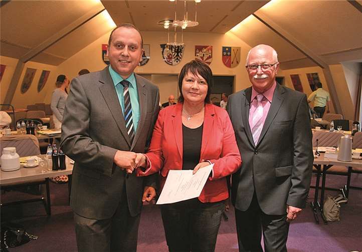 Bürgermeister Johannes Bell ernannte Richard Keuler zum Ersten Beigeordneten und Elisabeth Dahr zur Zweiten Beigeordneten der Verbandsgemeinde Brohltal.