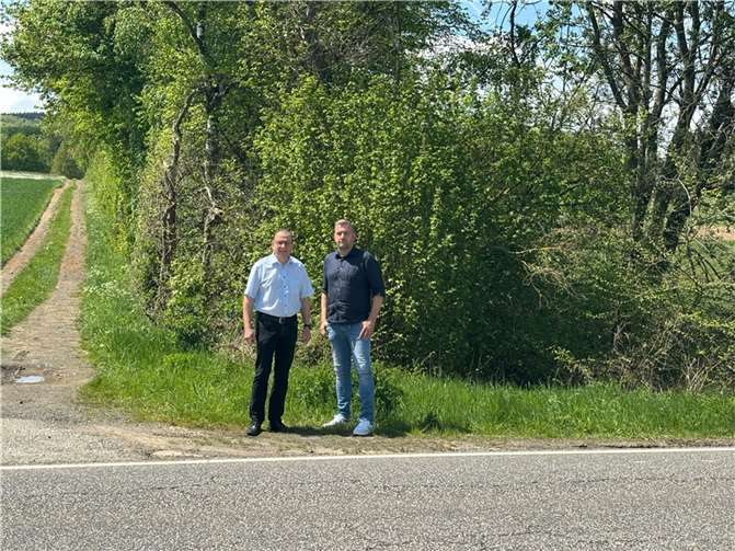 Bürgermeister Johannes Bell und Ortsbürgermeister Dominik Schmitz sind froh, dass die erforderlichen Schritte parallel angegangen werden.  Foto: privat