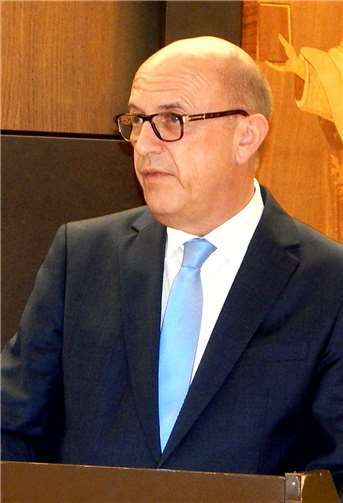 Bürgermeister Kessler würdigte den Einsatz des langjährigen Vorsitzenden der Werbegemeinschaft.