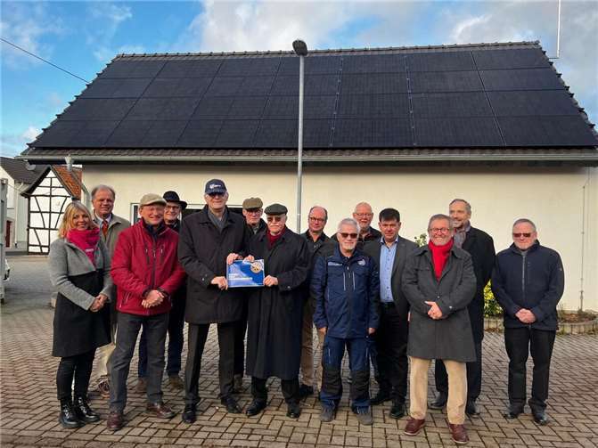 Bürgermeister Ludger Banken sprach seinen ausdrücklichen Dank und seine Anerkennung an die beteiligten Rotary Clubs aus. Foto: Stadt Rheinbach