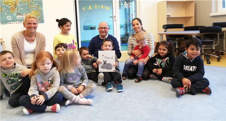 Bürgermeister Michael Kessler besuchte am bundesweiten Vorlesetag die Kita Lohweg und las vor. Stadtverwaltung Bendorf