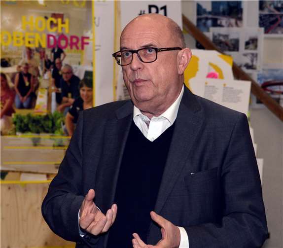 Bürgermeister Michael Kessler mit eindringlichen Worten an die Versammlung.
