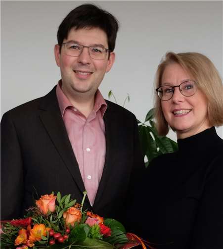 Bürgermeister Michael Mang weiß, dass die Stadt Neuwied mit Birgit Bayer über eine engagierte Gleichstellungsbeauftragte verfügt. privat