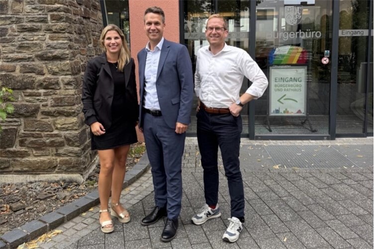 Bürgermeister Pascal Rowald (Mitte) mit der Vorsitzenden des Stadtverbands Natalie Baum und dem Fraktionsvorsitzenden der CDU Peter Ropertz