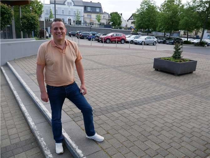 Bürgermeister Peter Wilkes und die Mehrheit des Ortsgemeinderates sind für eine Umgestaltung des Dorfplatzes in Plaidt.