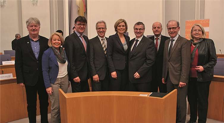 Bürgermeister Rolf Schumacher, Kreistagsmitglied Hannelore Knabe, Erster Kreisbeigeordneter Burkhard Nauroth, Landtagsabgeordneter Josef Dötsch,, die Vorsitzende der CDU Rheinland-Pfalz Julia Klöckner, Landrat Dr. Alexander Saftig, Landtagsmitglied Dr. Adolf Weiland, Bürgermeister Georg Hollmann, und die Landtagsabgeordnete Hedi Thelen. privat