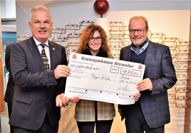 Bürgermeister Stefan Raetz, Maria Sesterheim, Michael F. Firmenich.EICH