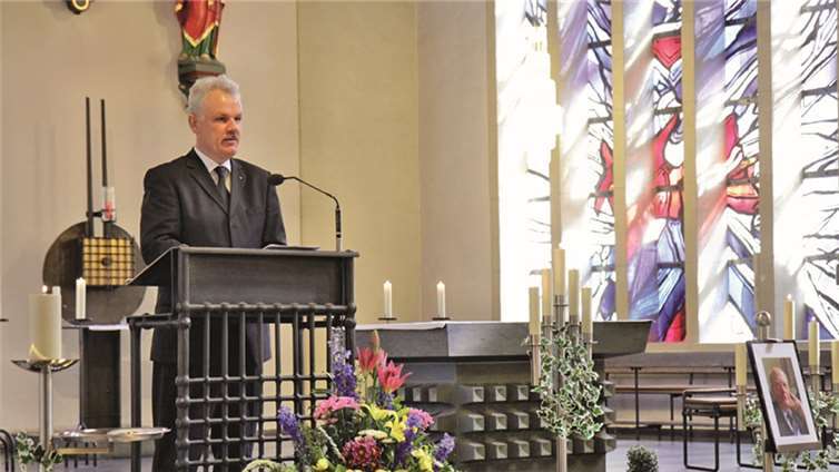 Bürgermeister Stefan Raetz hielt auf der Gedenkfeier eine bewegende und sehr persönliche Rede
