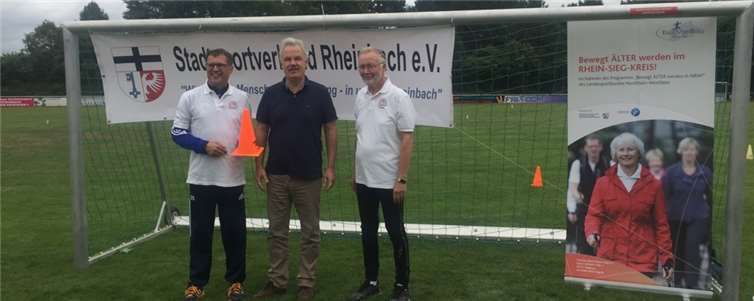 Bürgermeister Stefan Raetz und der Vorsitzende des SSV Rheinbach, Karl-Heinz Carle, eröffneten das sportliche Festival.