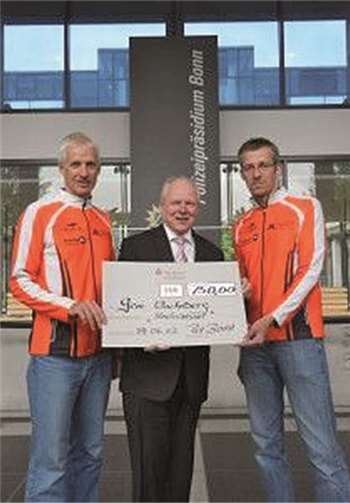 Bürgermeister Theo Hüffel dankt allen Beteiligten herzlich für diese Spende. Gemeinde Wachtberg